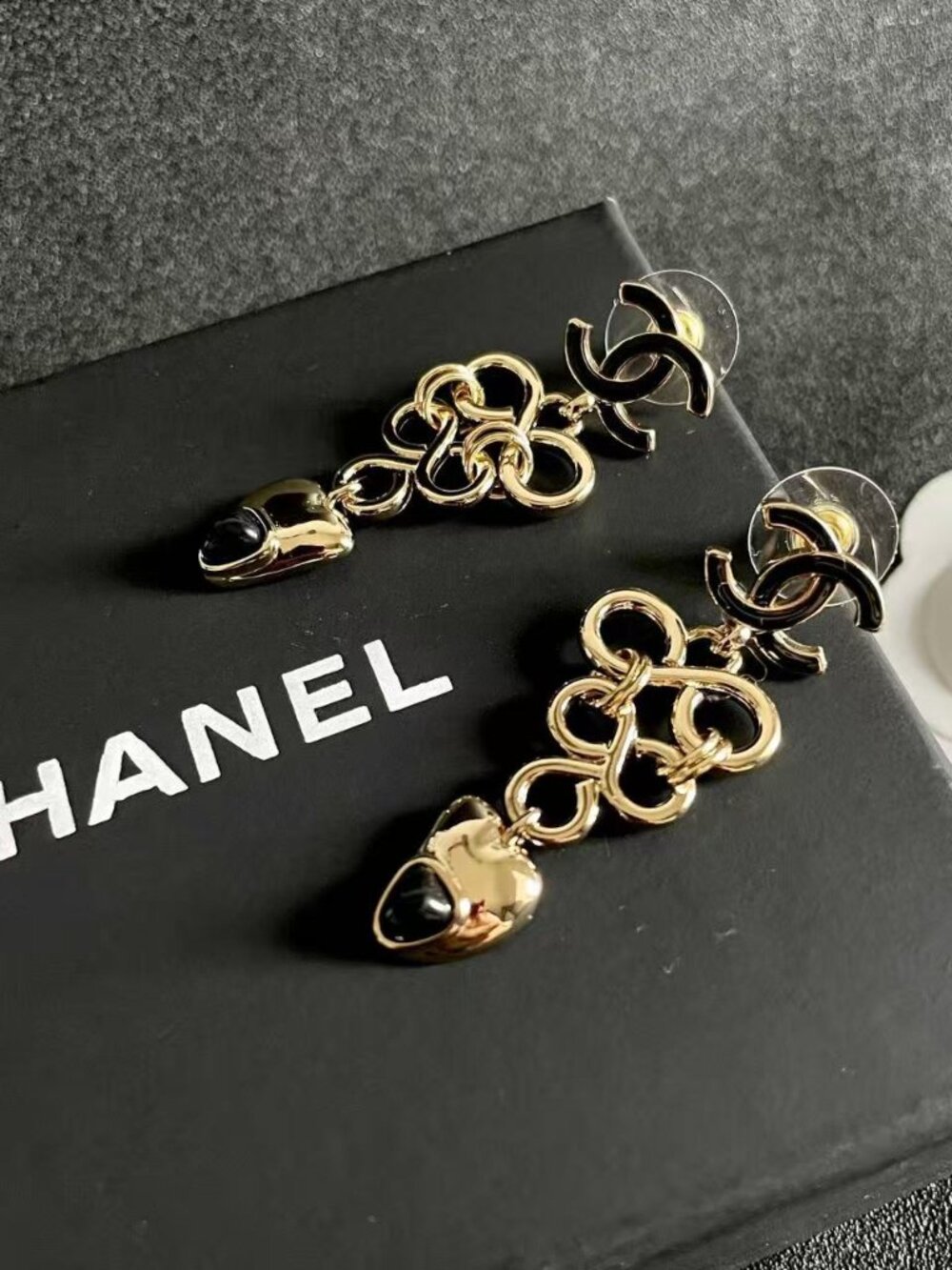 CHANEL earring - Picture 4 of 5